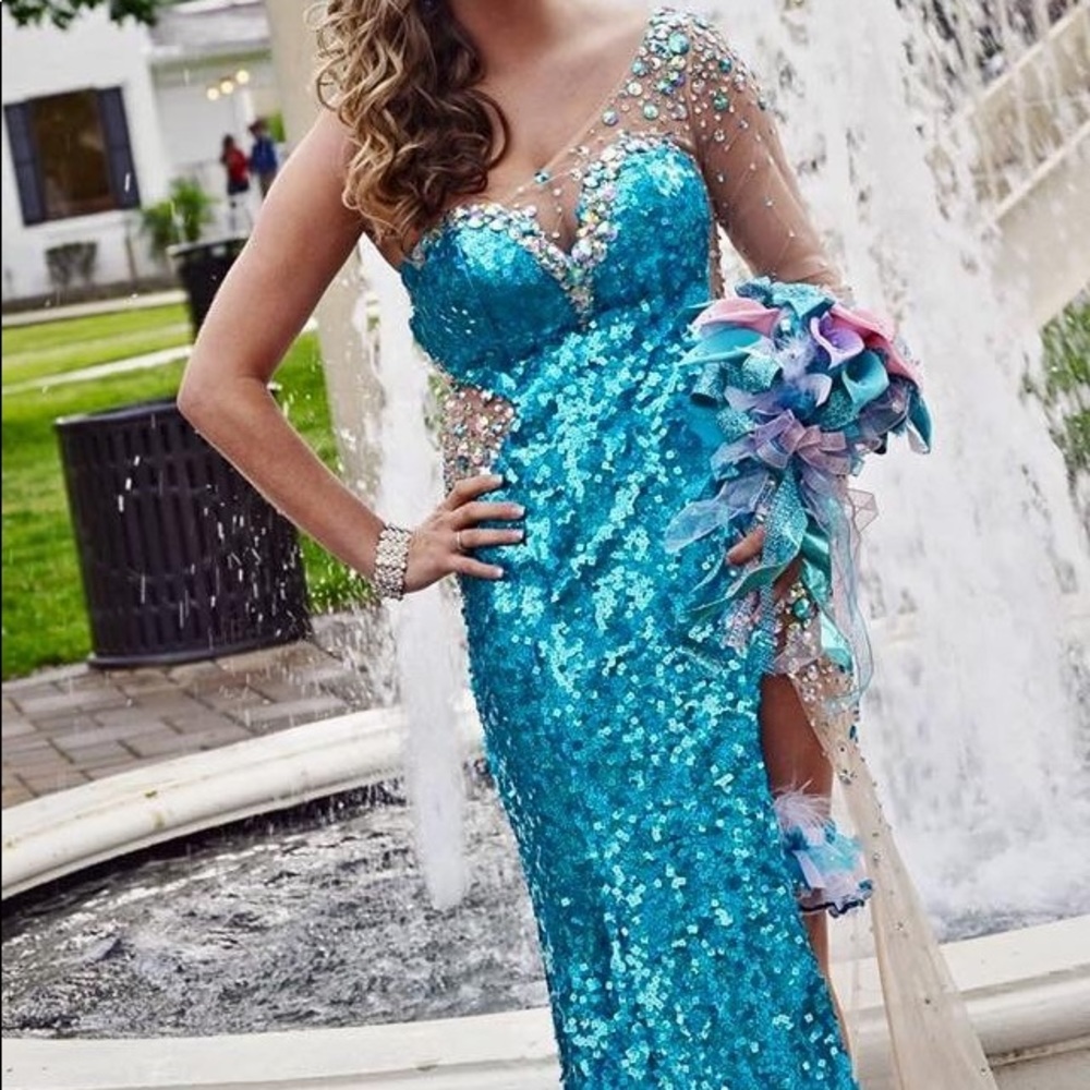 Prom dress